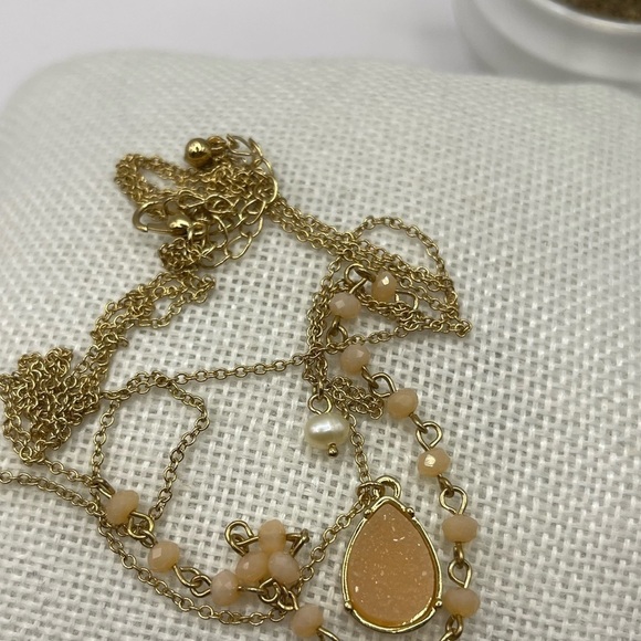 Layered Light Pink Peach Necklace Gold Tone Drusy Beads and Center Pearl Boho - Picture 9 of 9